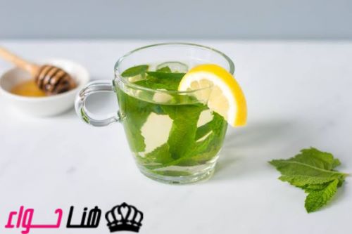 مشروب الشاي الأخضر بالنعناع والليمون